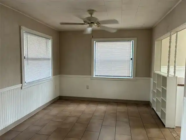 Listing Photo 12