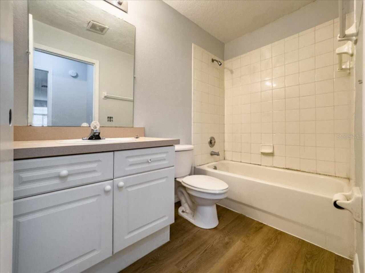 Listing Photo 12