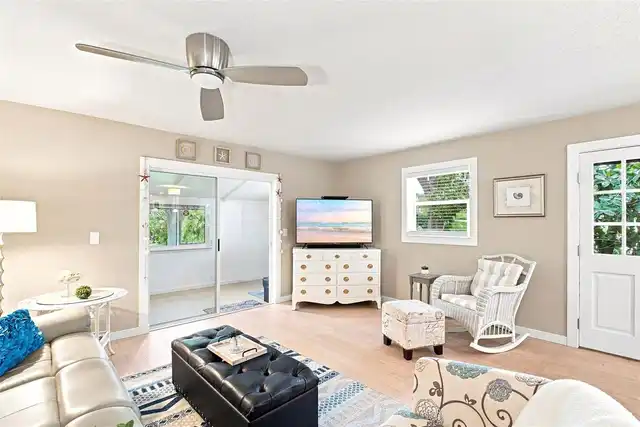 Listing Photo 9