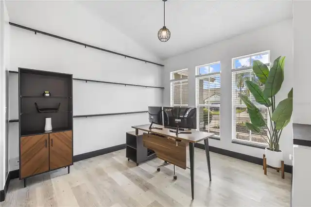 Listing Photo 18