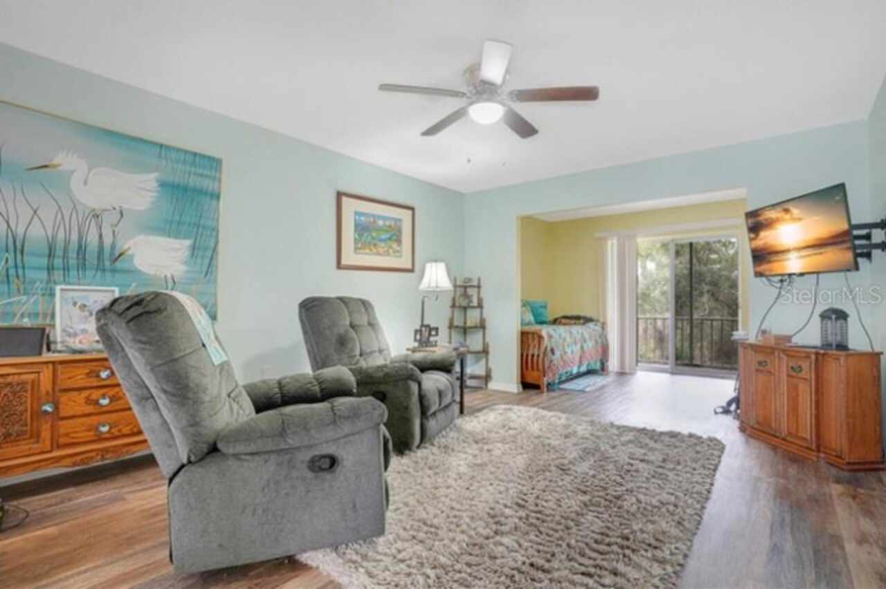 Listing Photo 11