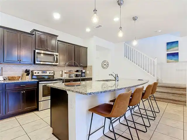 Listing Photo 9