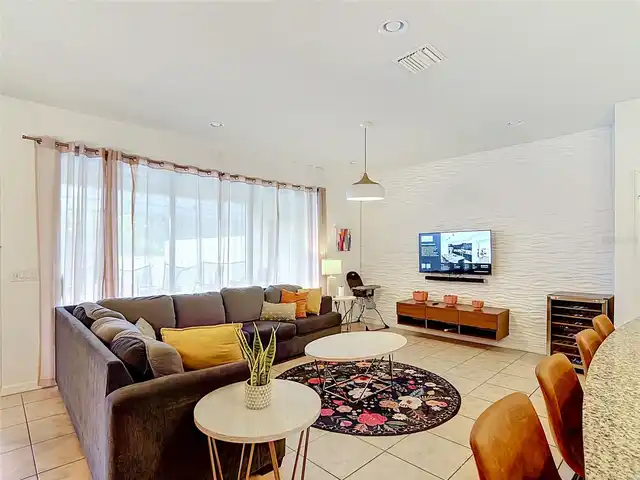 Listing Photo 15