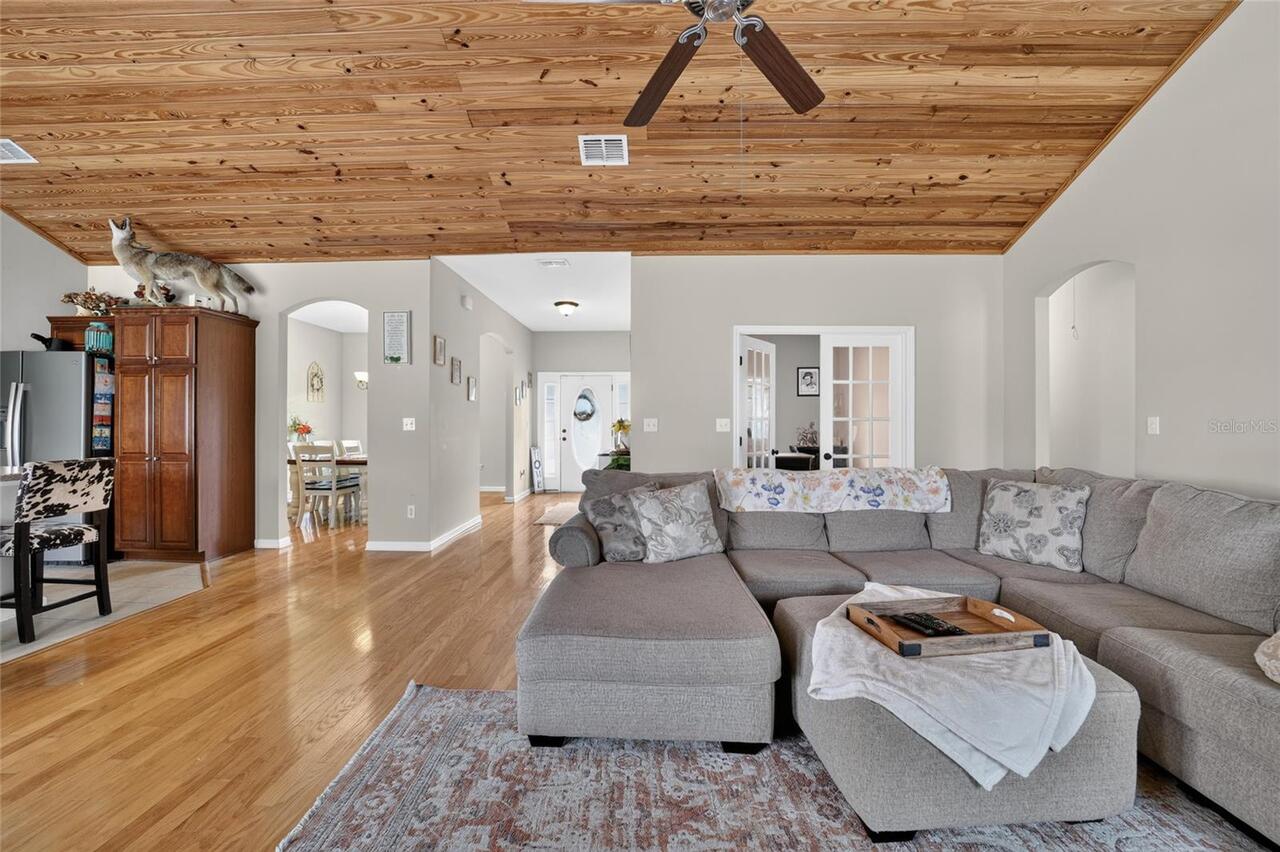 Listing Photo 11