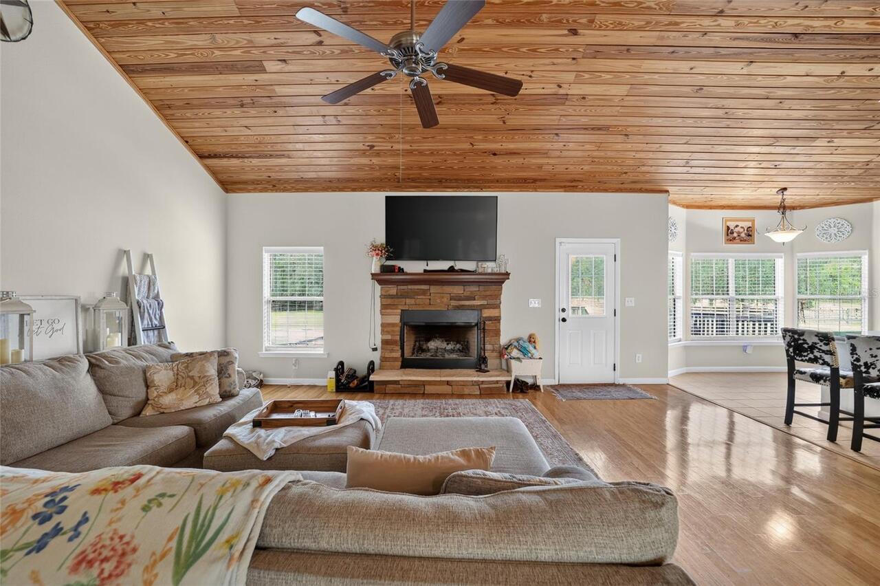 Listing Photo 17