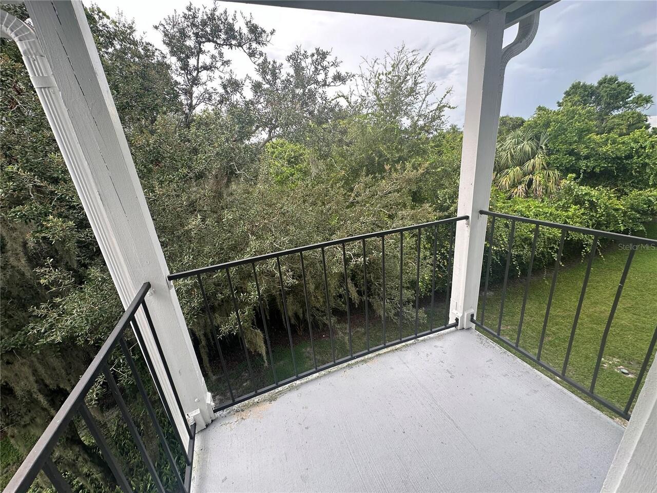 Listing Photo 11
