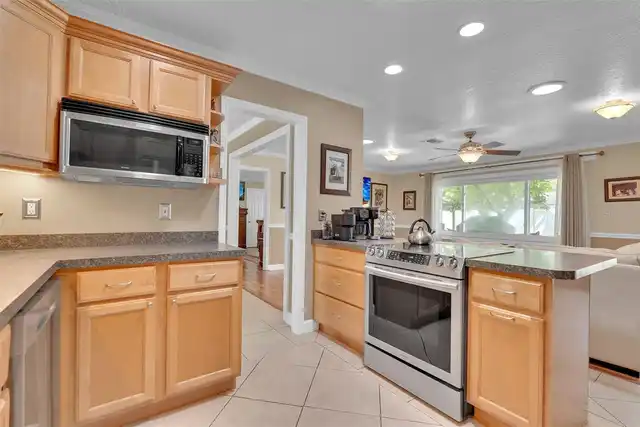 Listing Photo 18