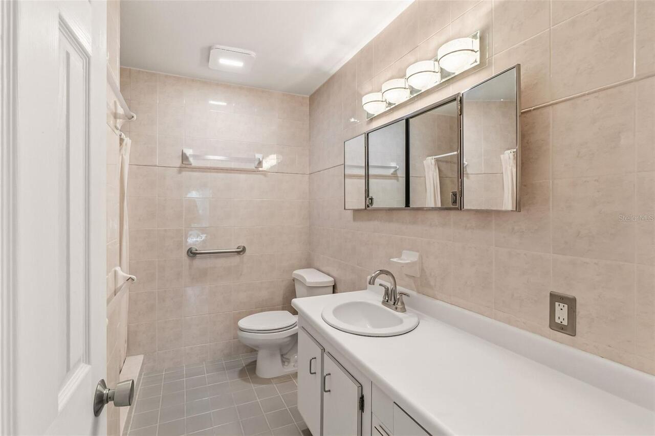 Listing Photo 12