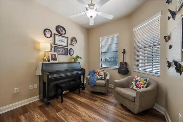 Listing Photo 12