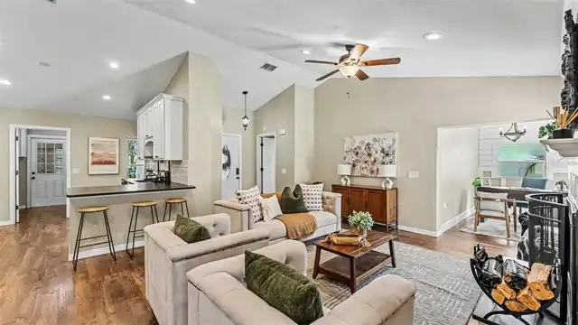 Listing Photo 6