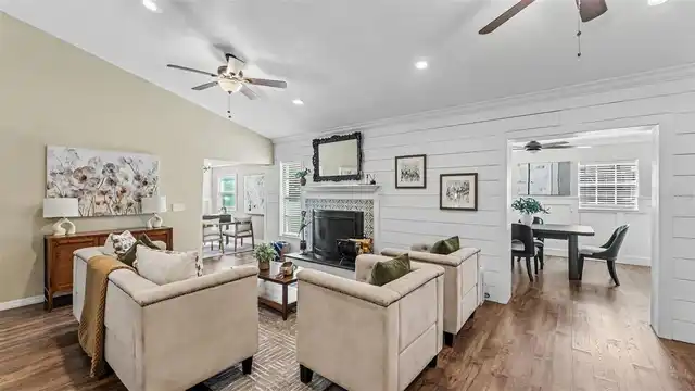 Listing Photo 7
