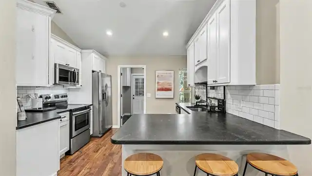 Listing Photo 14