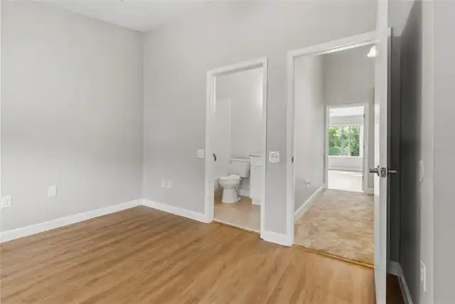 Listing Photo 13