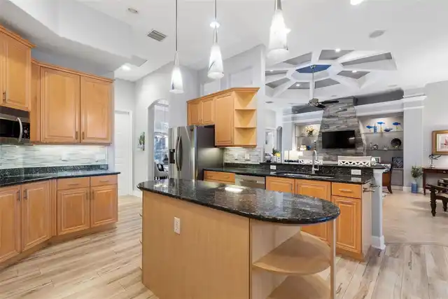 Listing Photo 18