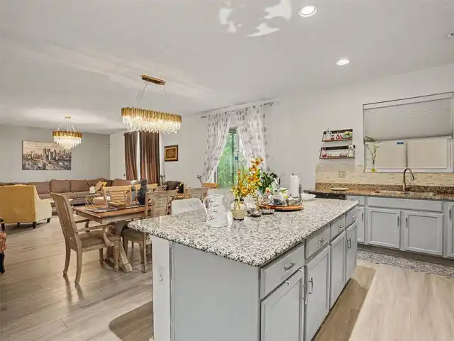 Listing Photo 10
