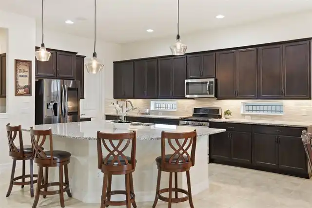 Listing Photo 10