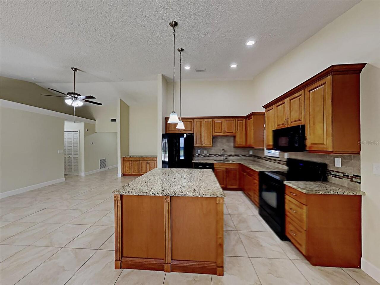 Listing Photo 10