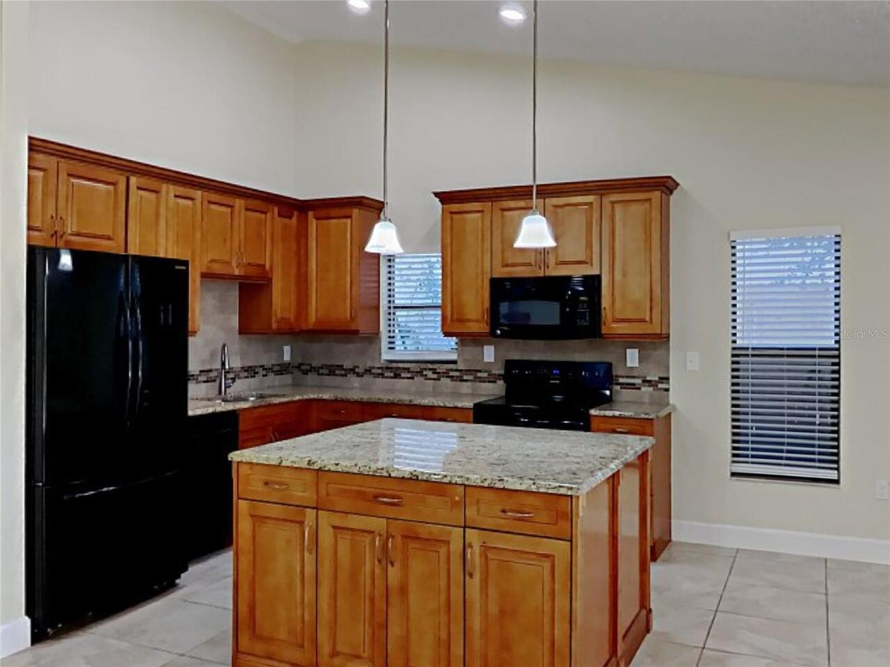 Listing Photo 12