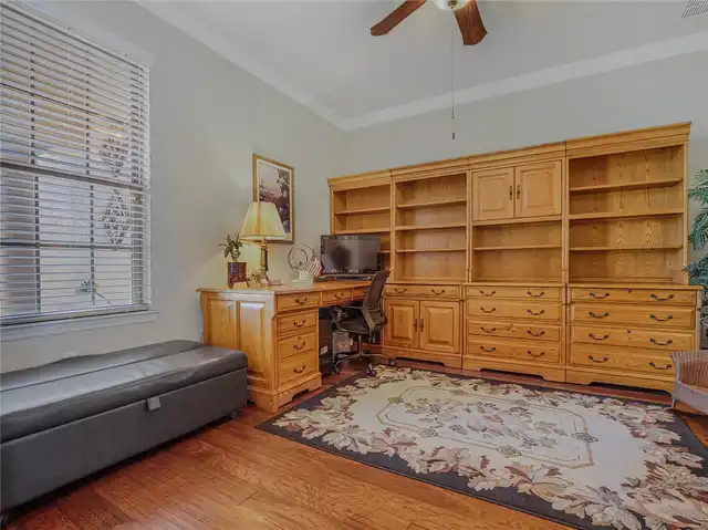 Listing Photo 8