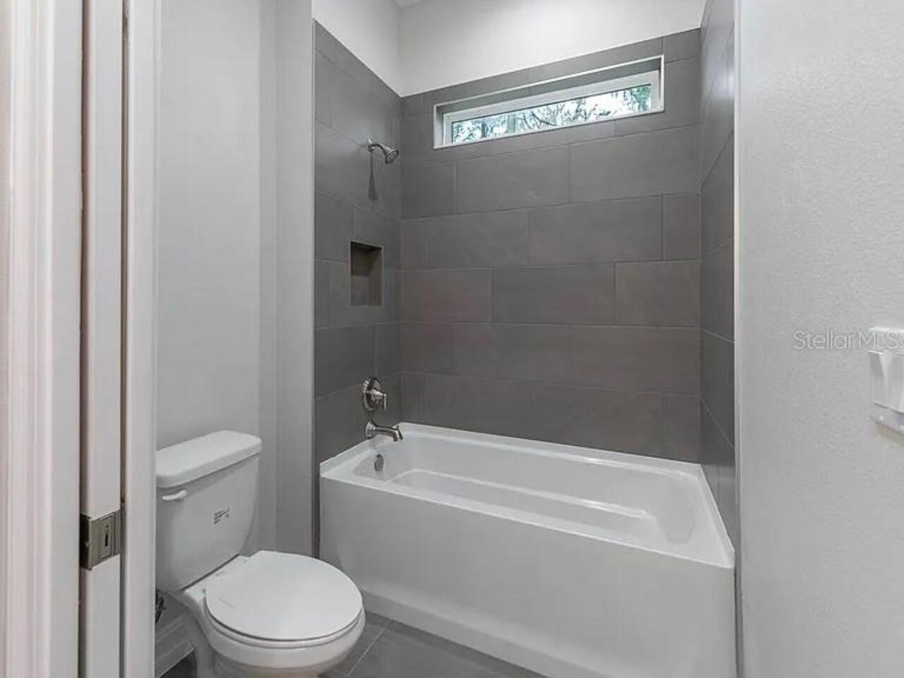 Listing Photo 12