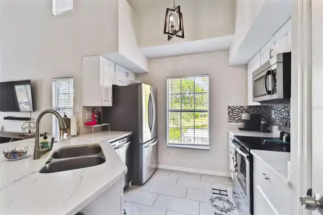 Listing Photo 14
