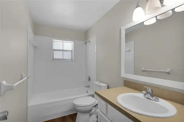 Listing Photo 11