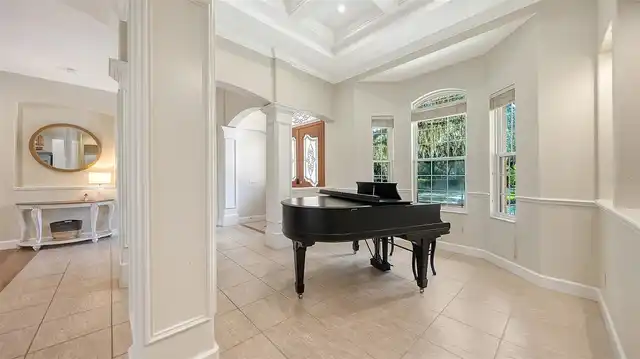 Listing Photo 11