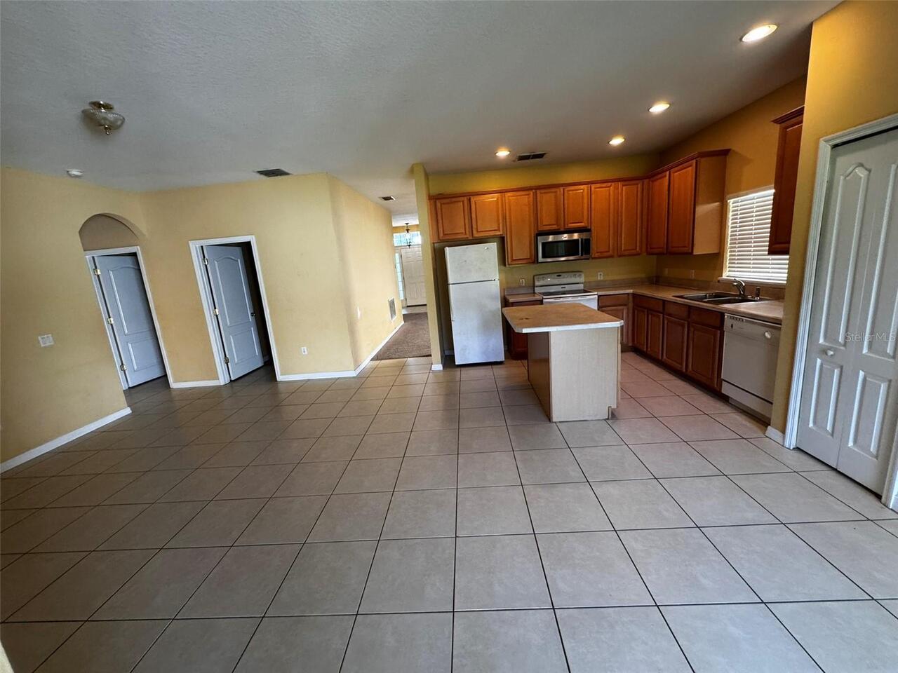 Listing Photo 12