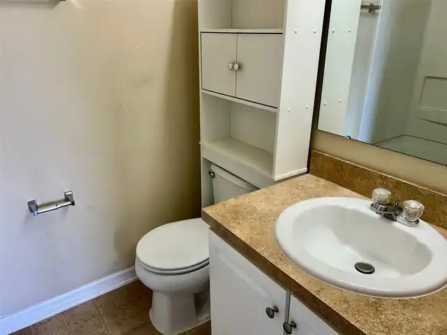 Listing Photo 12
