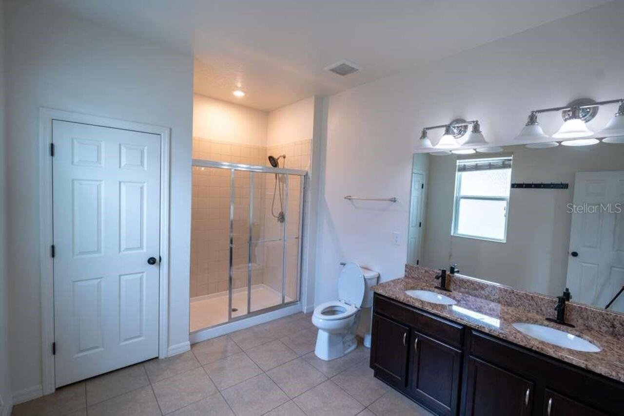 Listing Photo 12