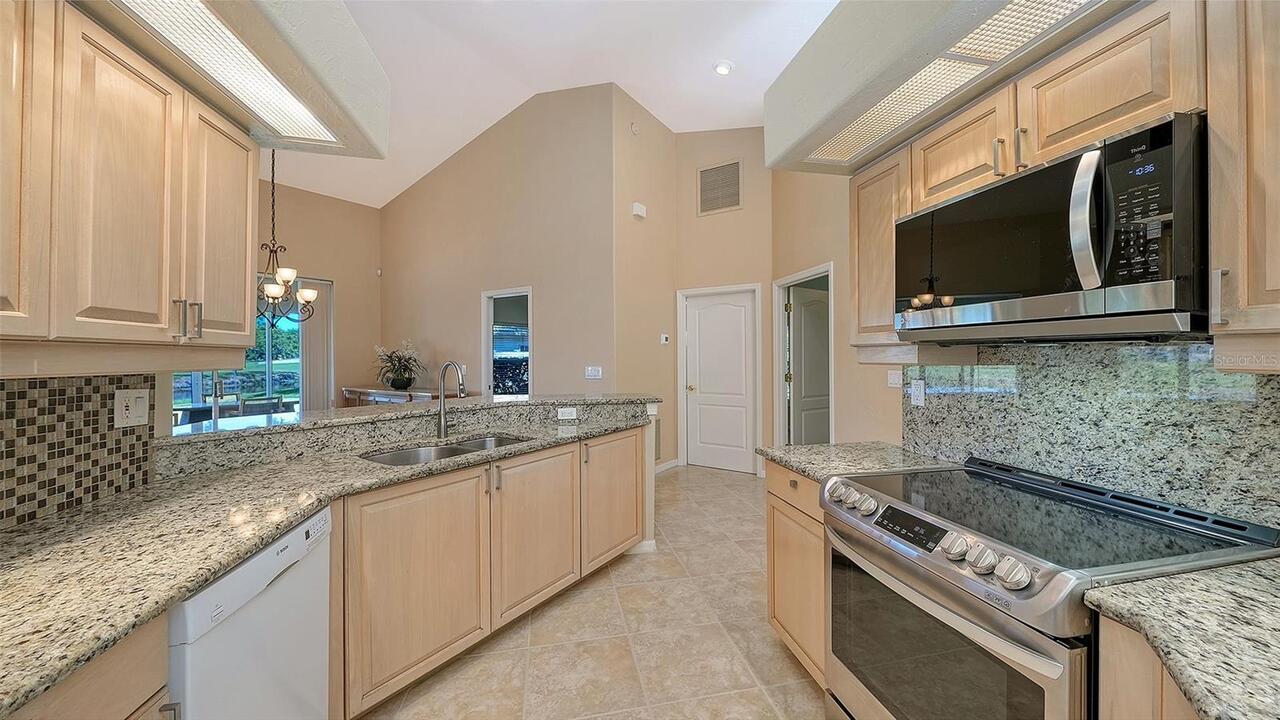 Listing Photo 14