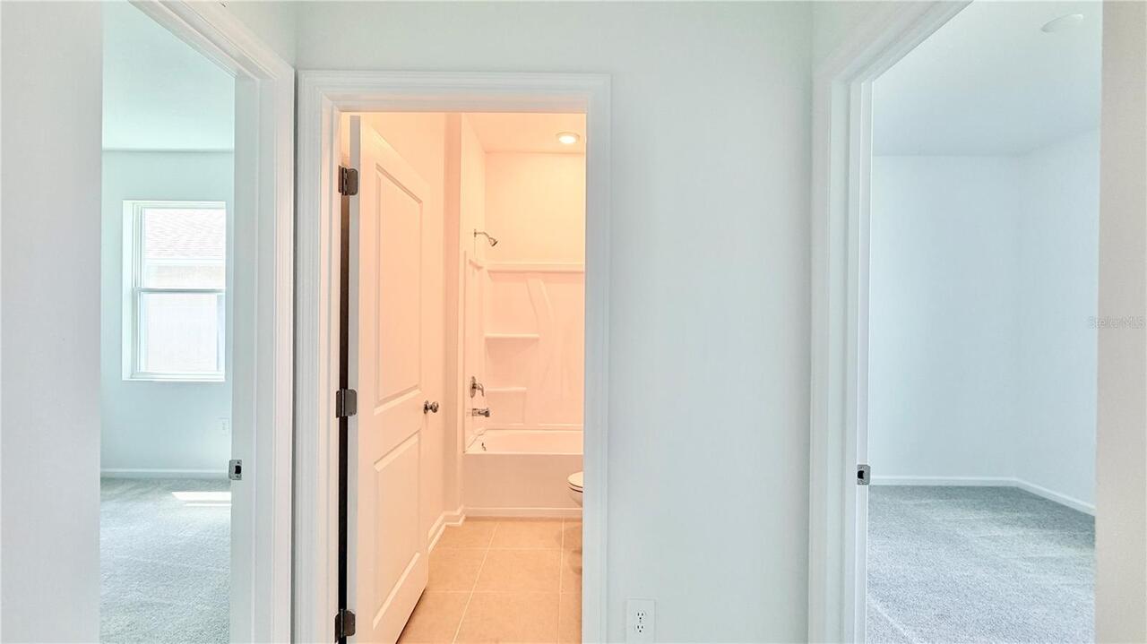 Listing Photo 12