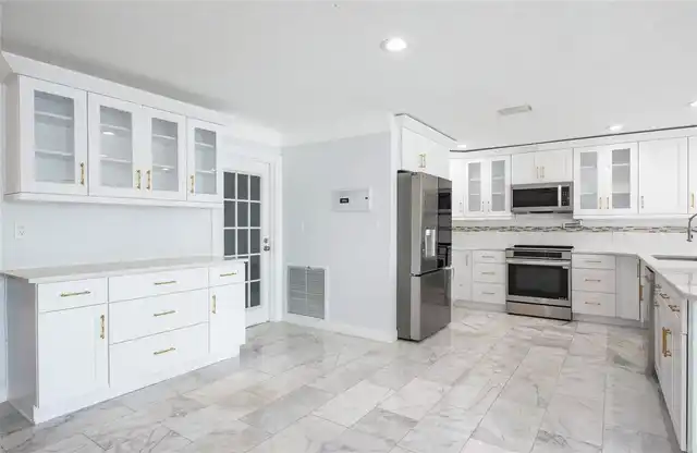 Listing Photo 23