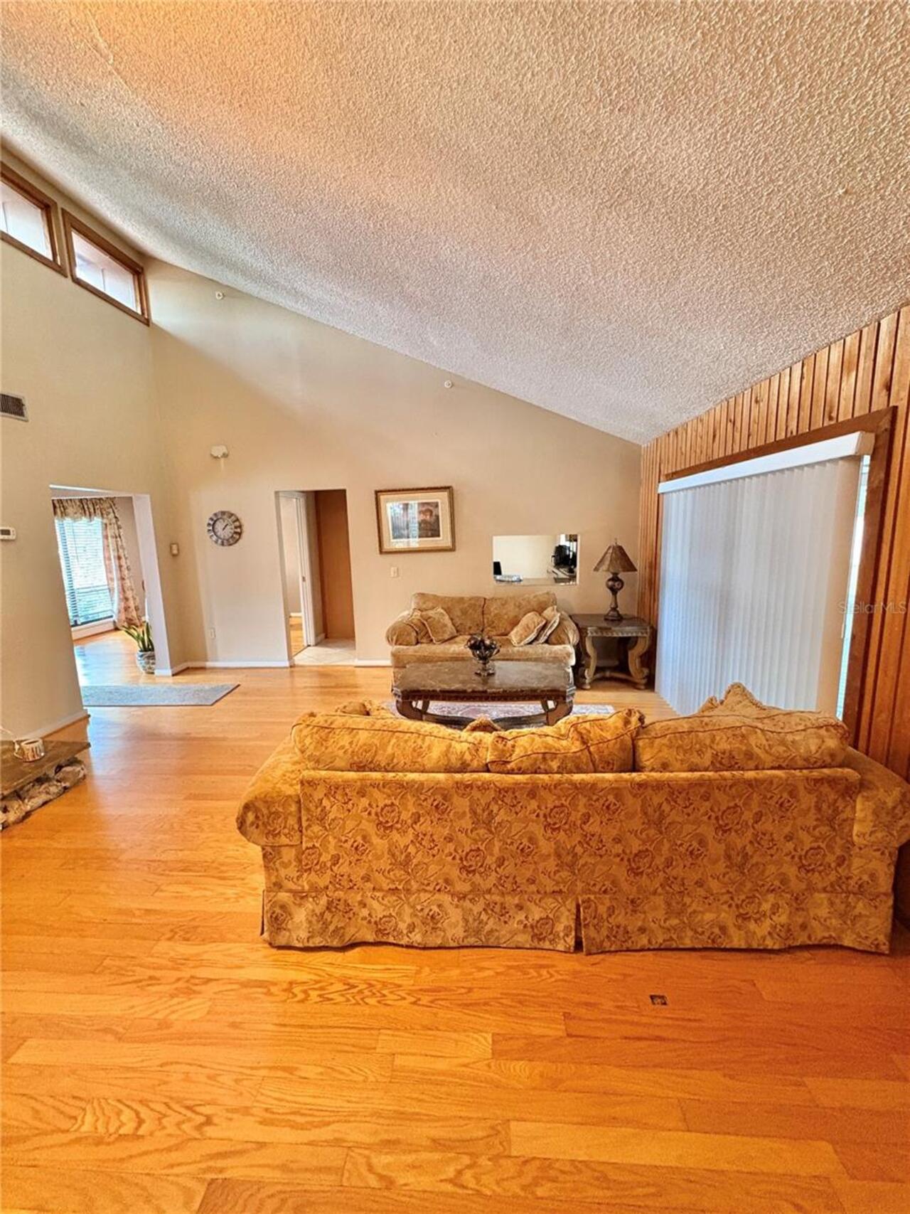 Listing Photo 15