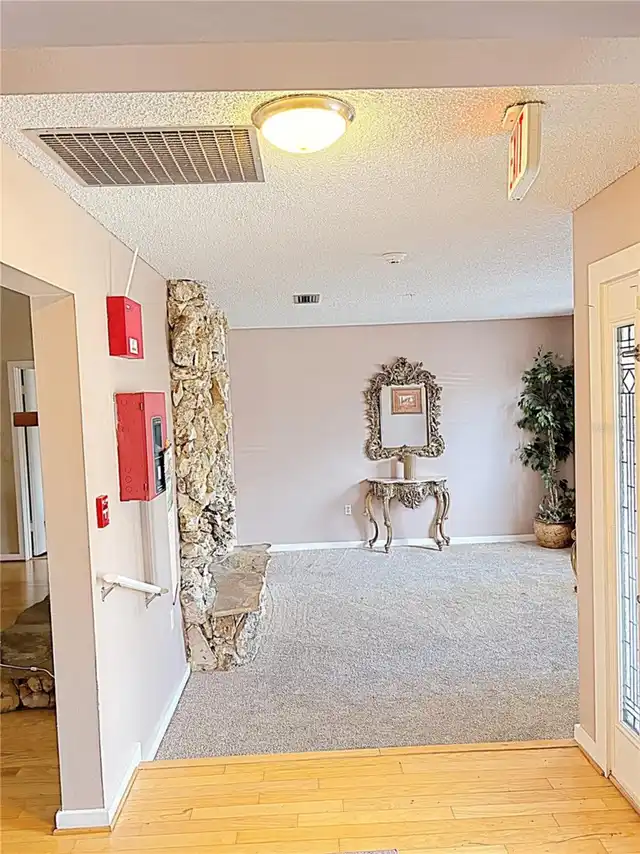 Listing Photo 9