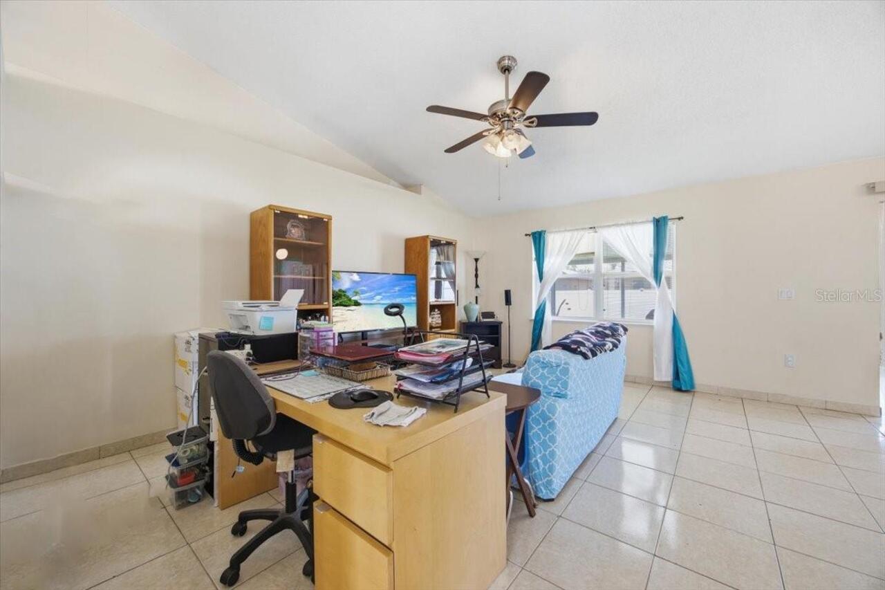 Listing Photo 11
