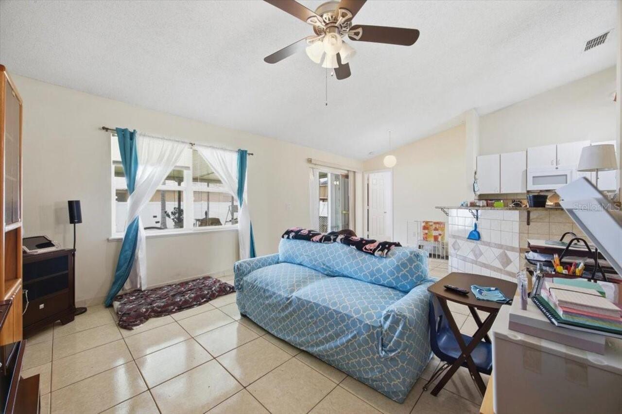 Listing Photo 12