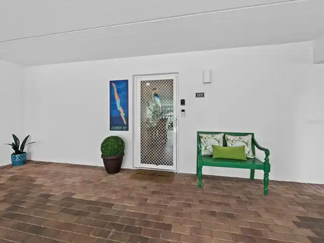 Listing Photo 9