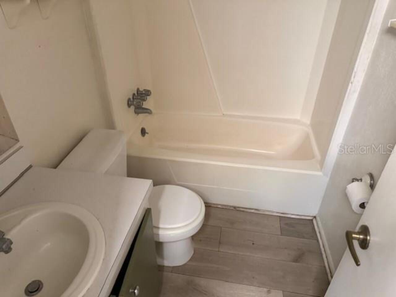 Listing Photo 11