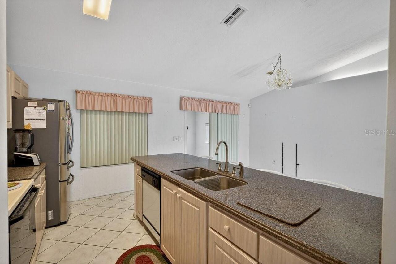 Listing Photo 10