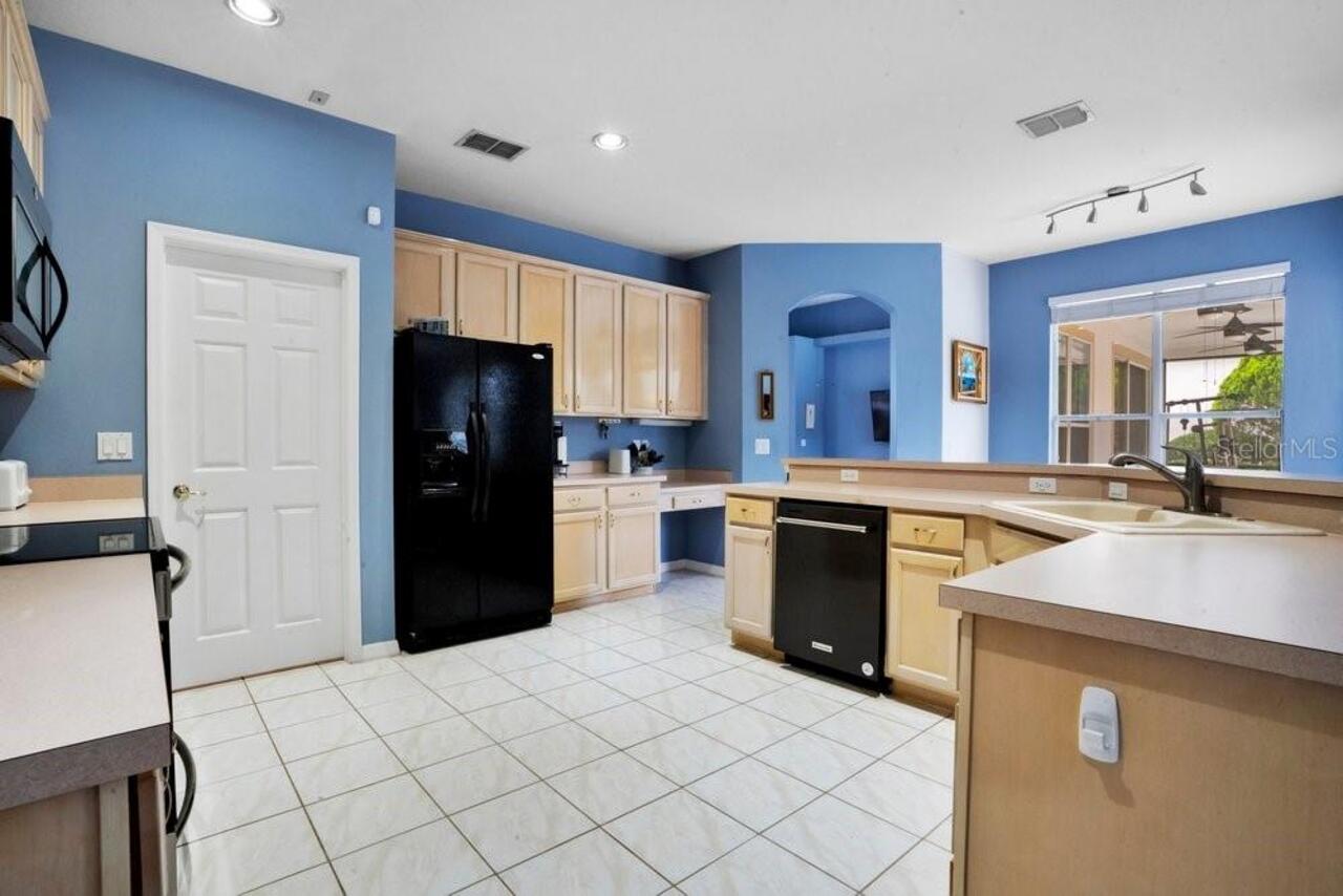 Listing Photo 8