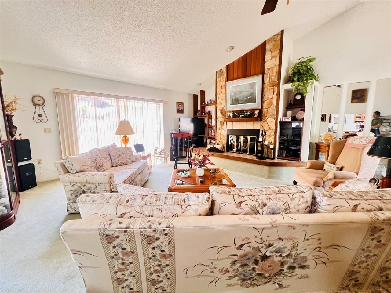Listing Photo 12