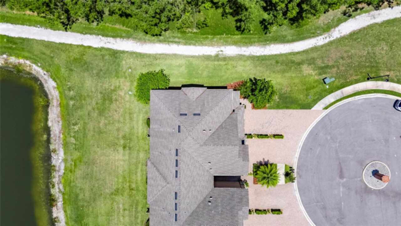 Listing Photo 10