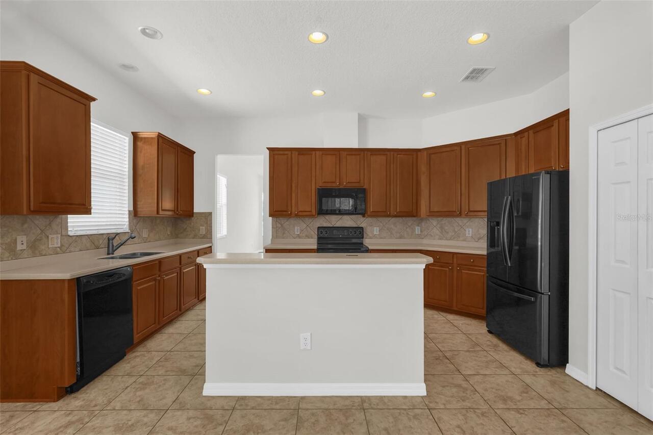 Listing Photo 12