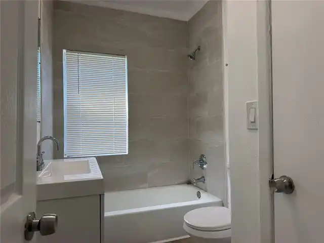 Listing Photo 12