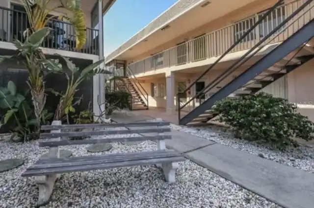 Listing Photo 10