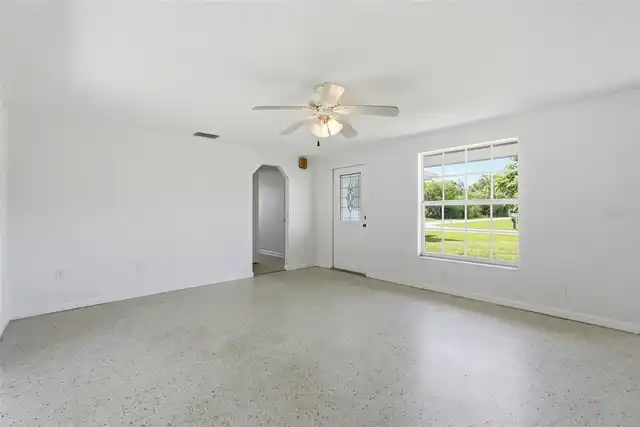 Listing Photo 6