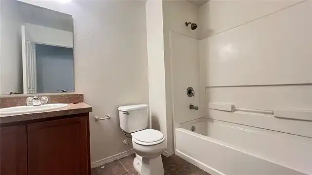 Listing Photo 9