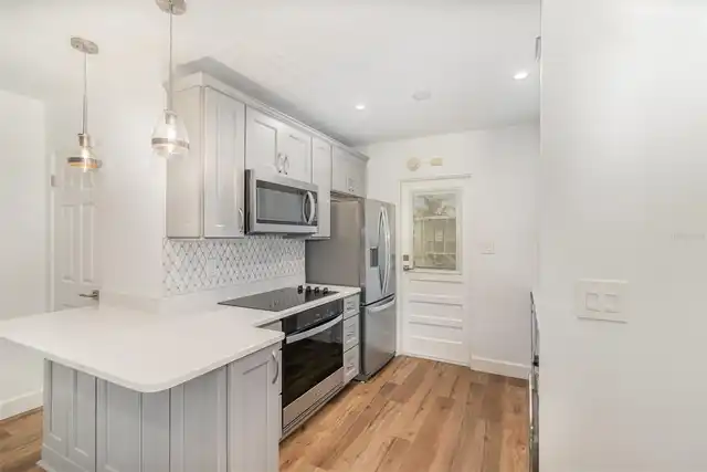 Listing Photo 9