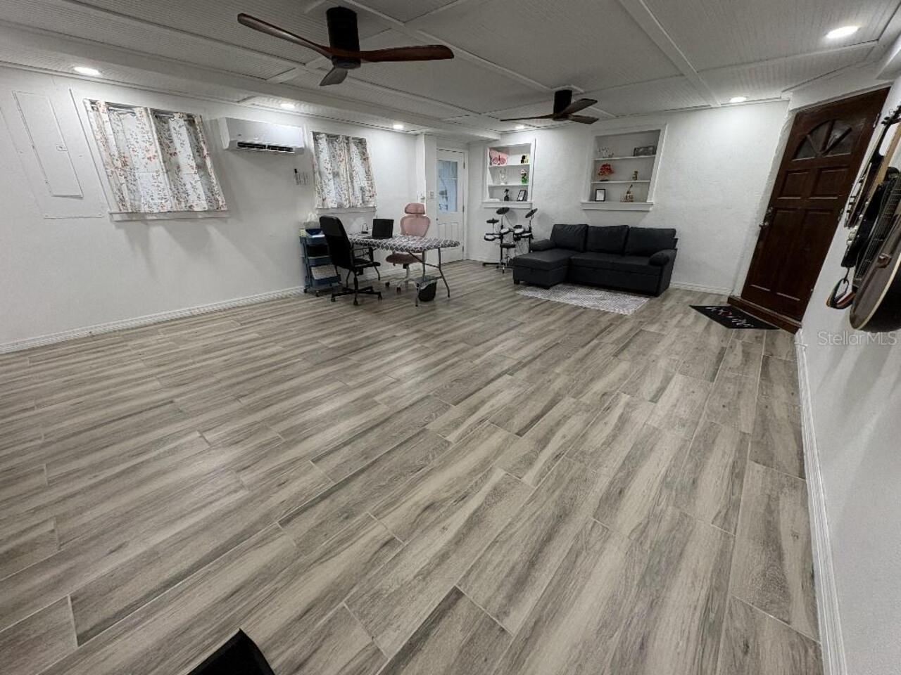 Listing Photo 11